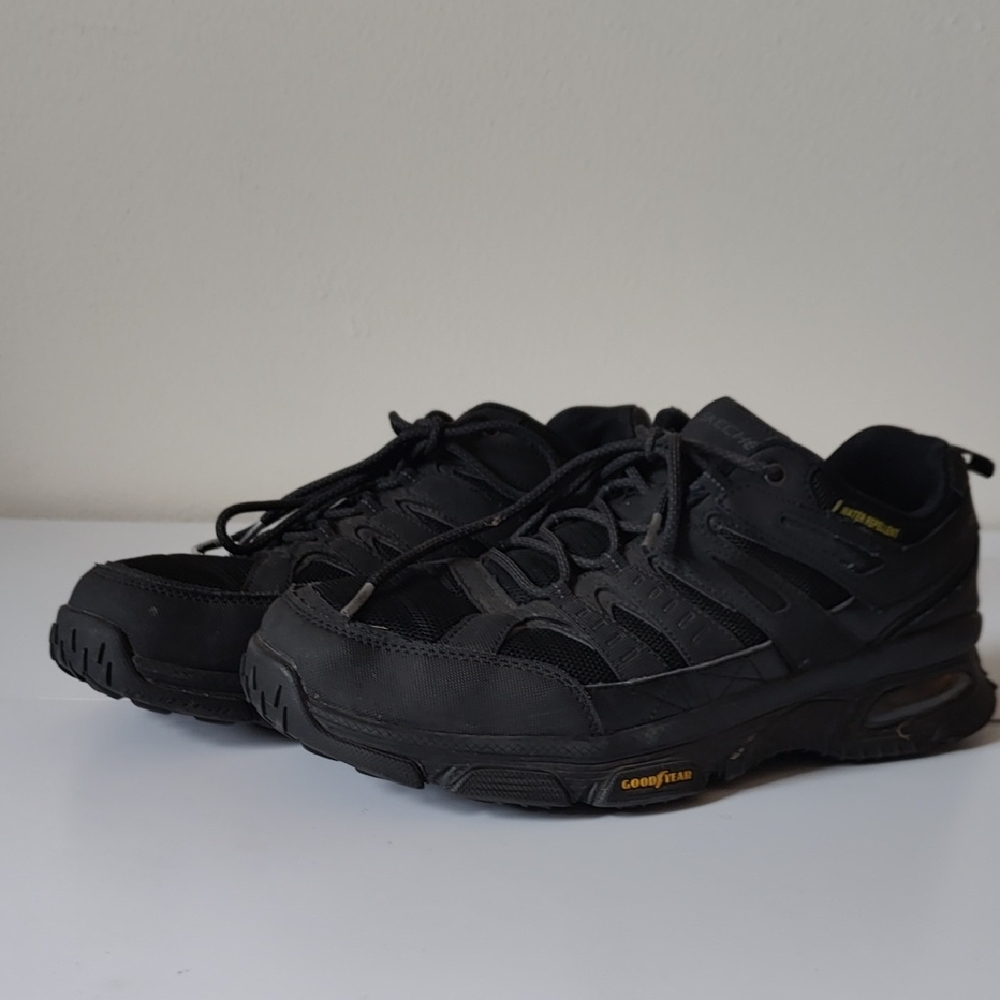 Skechers mens sz 13 black athetic waterproof shoes